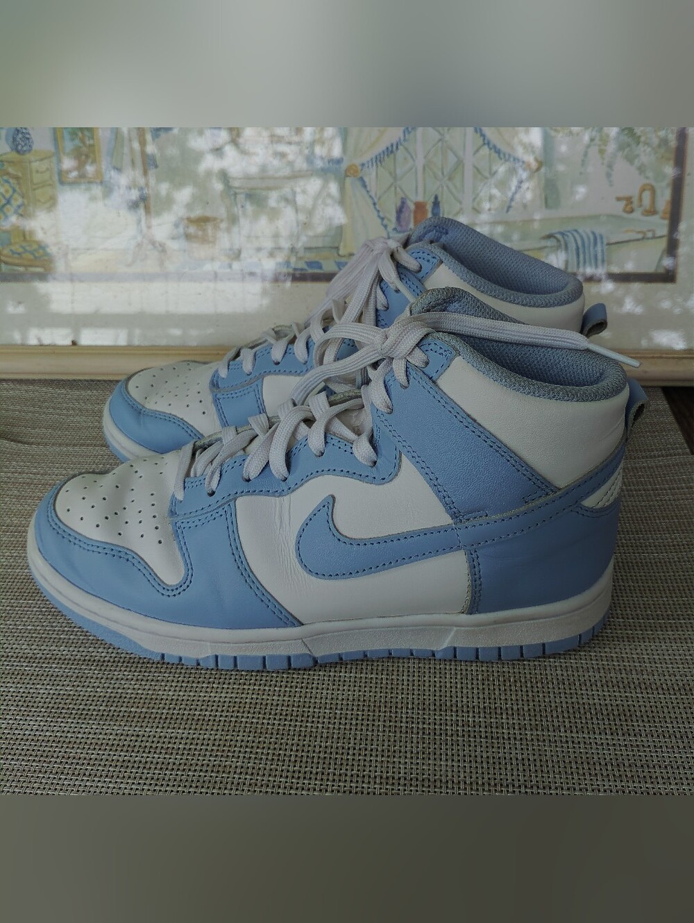 Nike "Dunk High" "Aluminum" North Carolina Blue/White Leather Sneakers. Size 7.